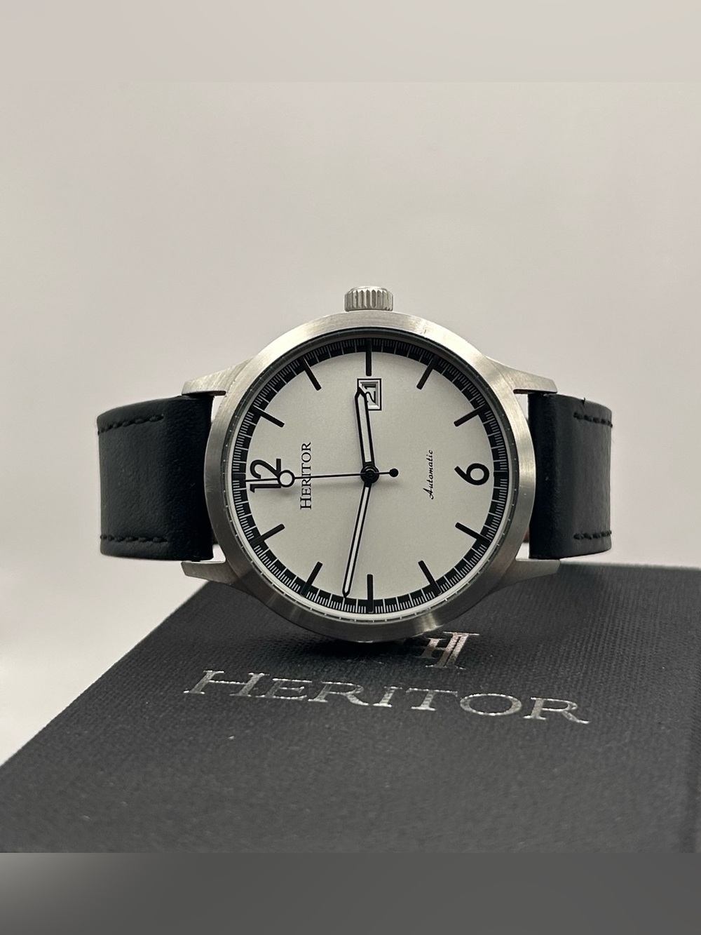 The Heritor Becker Men's White Dial Leather Strap Automatic 43mm Watch
